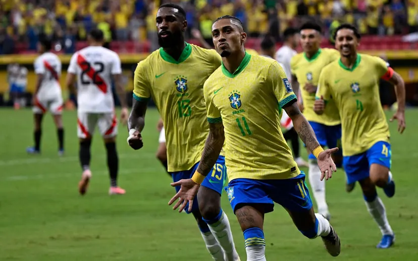  Torcida dá show, e Brasil goleia o Peru por 4 x 0 na Arena BRB