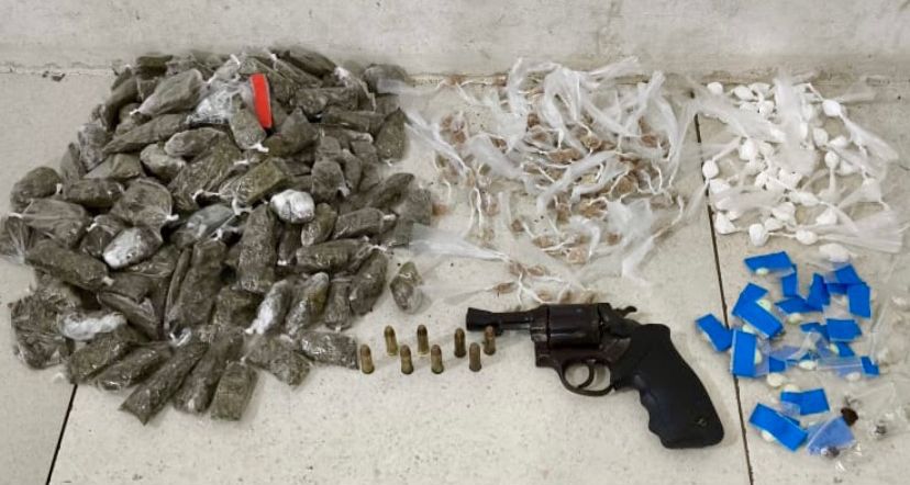  Adolescente é apreendido com drogas e arma de fogo em Vitória da Conquista