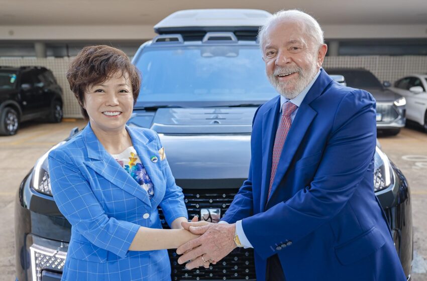  BYD se reúne com Lula para apresentar motor híbrido-flex e anunciar 10 mil vagas de trabalho já em 2025