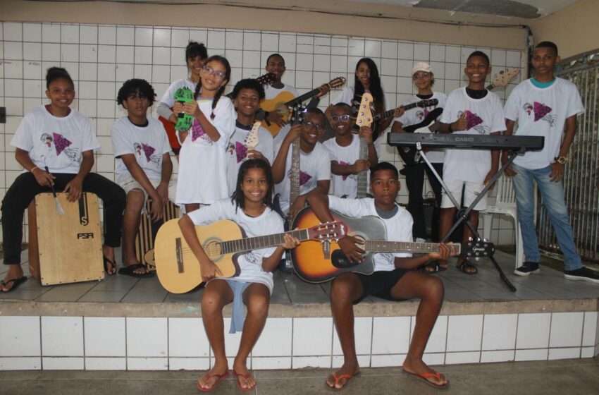  Grupo Cultural Art’Mandaia realiza sarau “O Som do Beco”