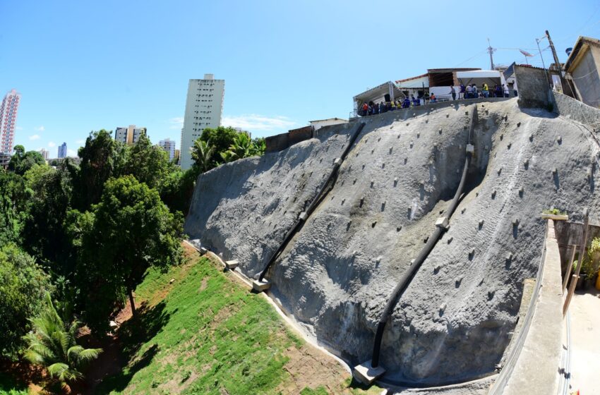  Contenção de encosta traz segurança para moradores de área de risco em Brotas