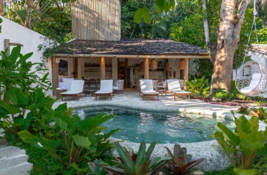  Marca feminina de luxo chega a Trancoso (BA) com loja conceito de alto padrão no sofisticado hotel Vila São João