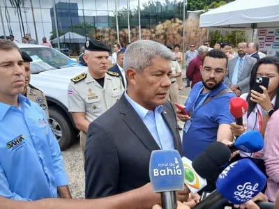  Governador Jerônimo se pronuncia sobre reprodução de gestos de facção na Bahia
