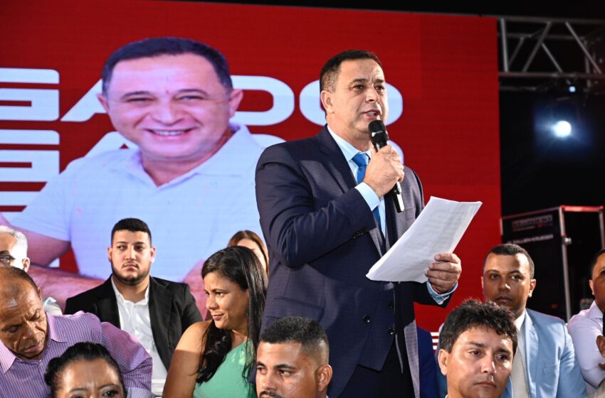  Jé Assunção, Val de Gude  e vereadores tomam posse em Ibirapitanga