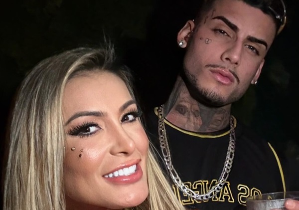  Andressa Urach anuncia término de namoro com ator pornô: ‘Terminamos nos amando’