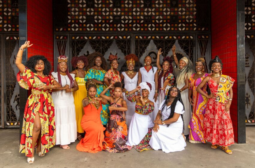  Com o tema “Curuzu é o Mundo”, a 44ª Noite da Beleza Negra celebra as raízes do Ilê e homenageia Dete Lima