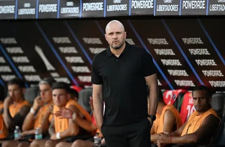  Treinador brasileiro lidera o Boston River em confronto com o Bahia na Libertadores