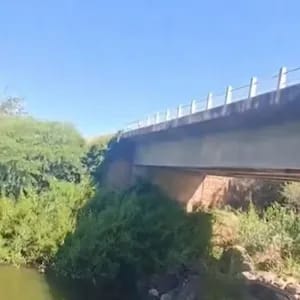  Tragédia na Bahia: Três vítimas fatais em queda de carro de ponte