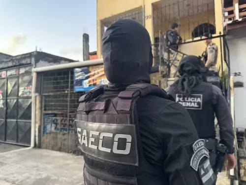  Policial é suspenso após ser acusado de extorquir dinheiro de detentos na Bahia