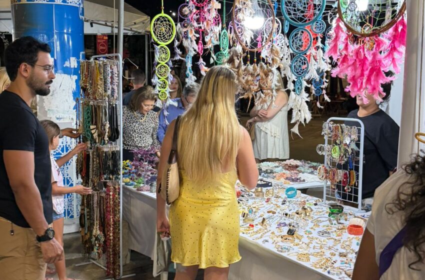  Feira de Variedades ocupa Praça da Sé e reacende debate sobre feiras de rua em Salvador