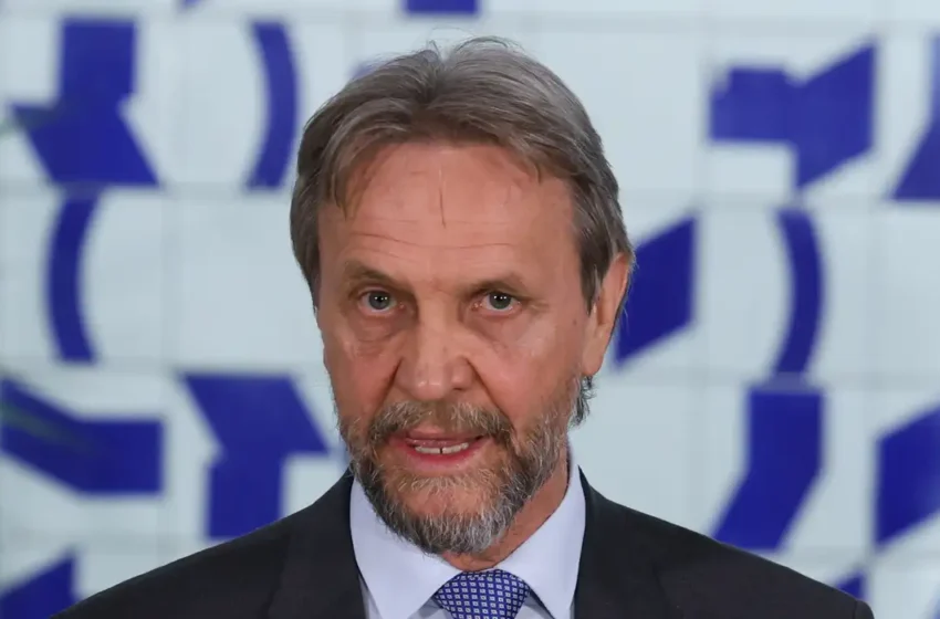  Após sofrer AVC isquêmico, líder do PT na Câmara continua internado sem apresentar sequelas motoras