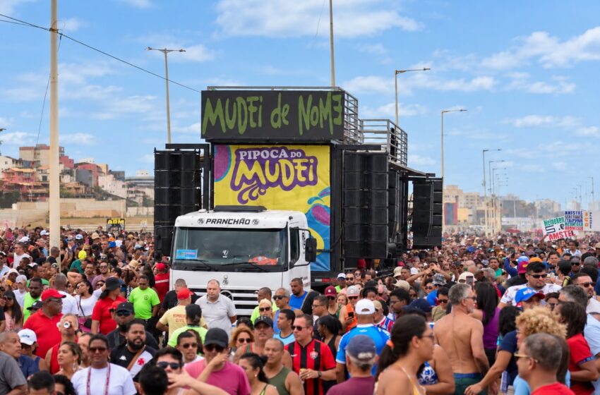 Pipoca do MUDEIdeNOME leva pranchão para a orla durante a 5ª Volta no Parque no domingo (20)