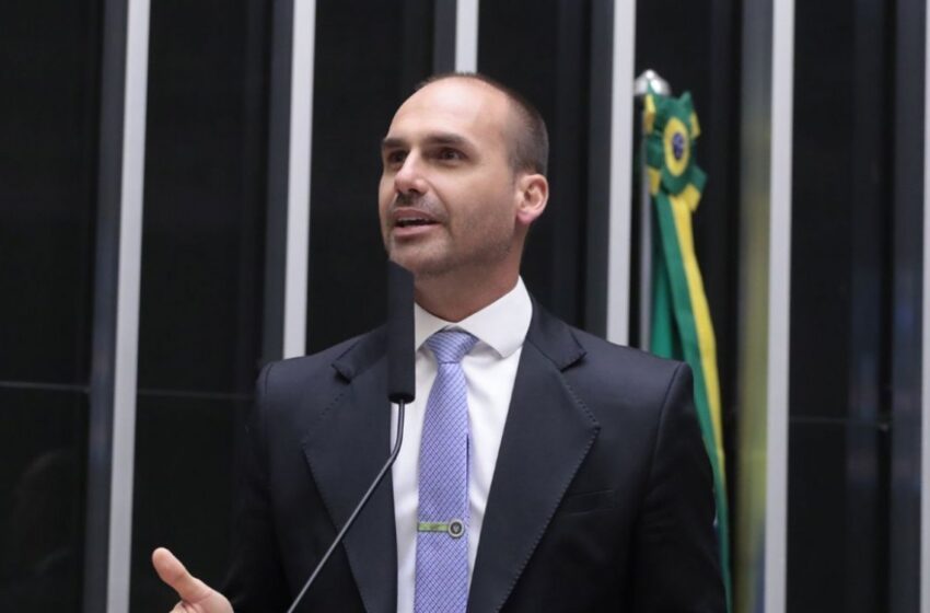  Ministério da Justiça exonera Eduardo Bolsonaro de função na Polícia Federal