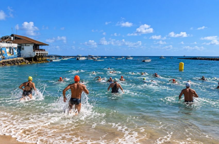  Praia da Preguiça recebe evento de natação em águas abertas neste fim de semana